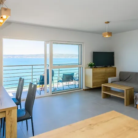 Apartment Beach With Rooftop Terrace Radun Kaštela
